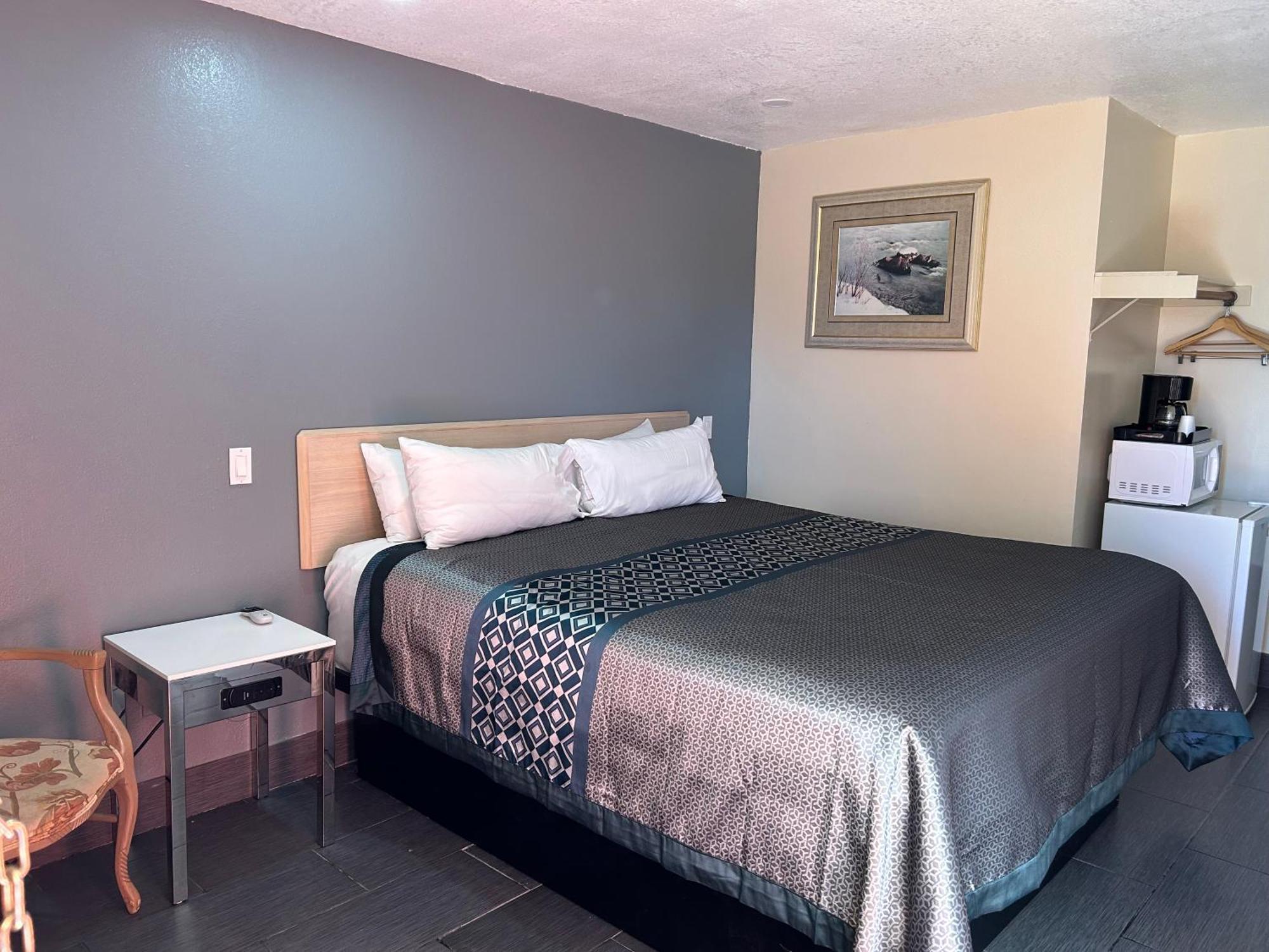 California Inn Hotel And Suites Adelanto Us 395 エクステリア 写真