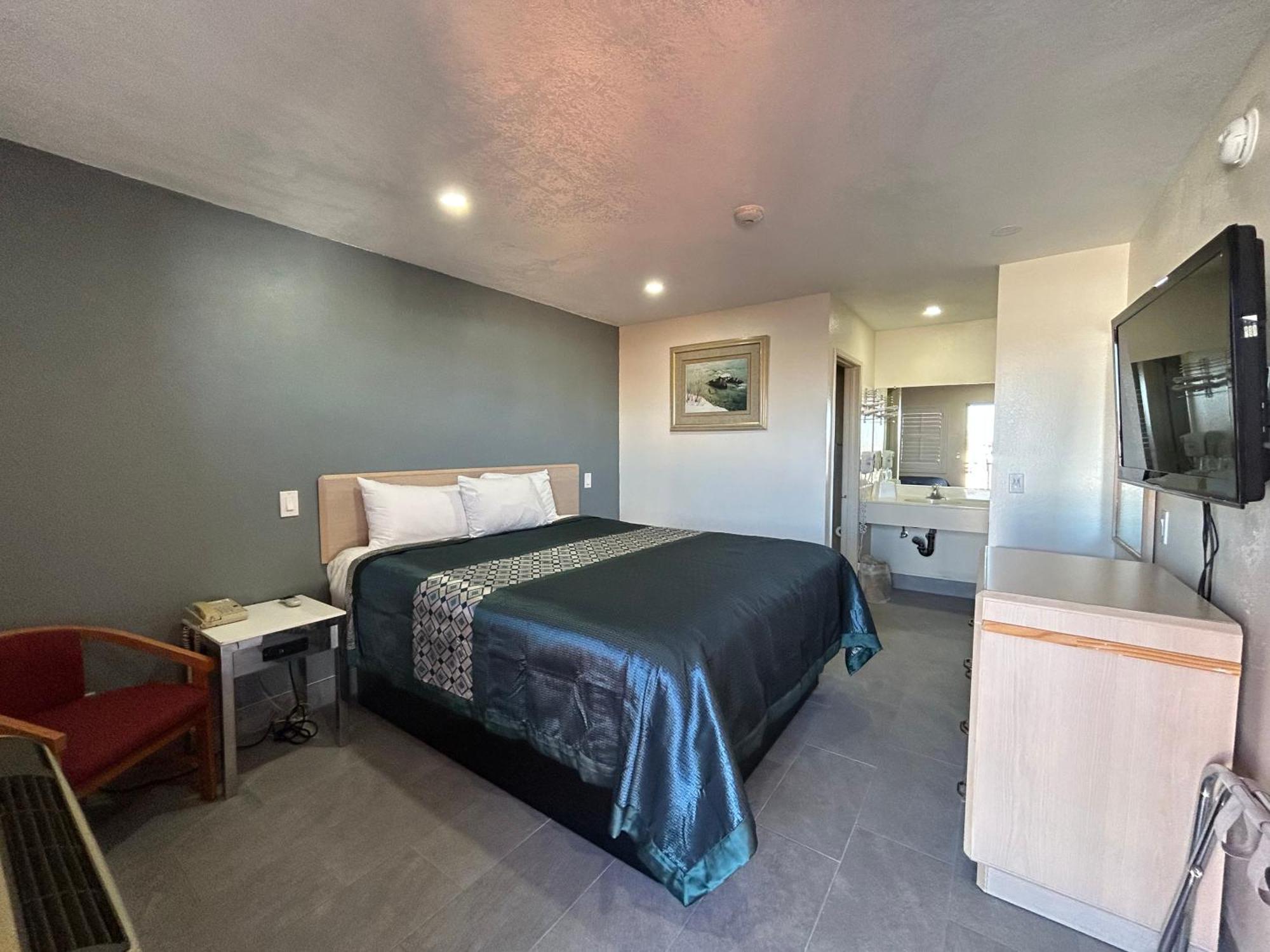 California Inn Hotel And Suites Adelanto Us 395 エクステリア 写真